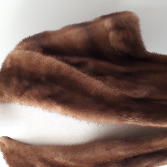 Fur cape - Picture 4 of 4